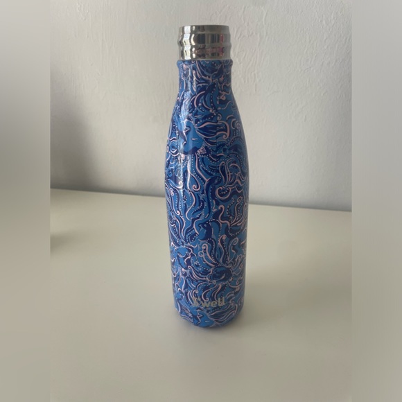 Lilly Pulitzer S’well Water bottle - Picture 5 of 8